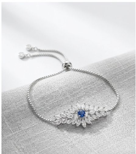 Luxury Adjustable Crystal Flower Bracelet for Women