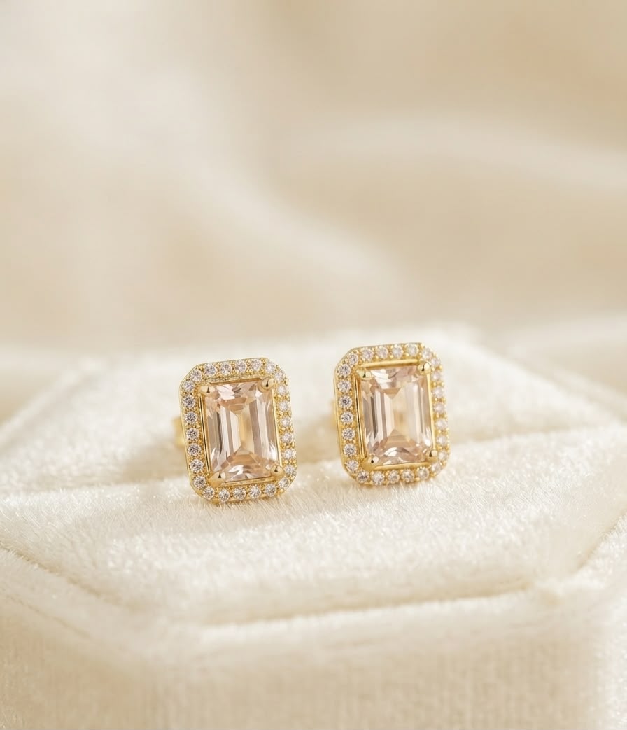 1 × Pair of Luxury Gold Stud Earrings